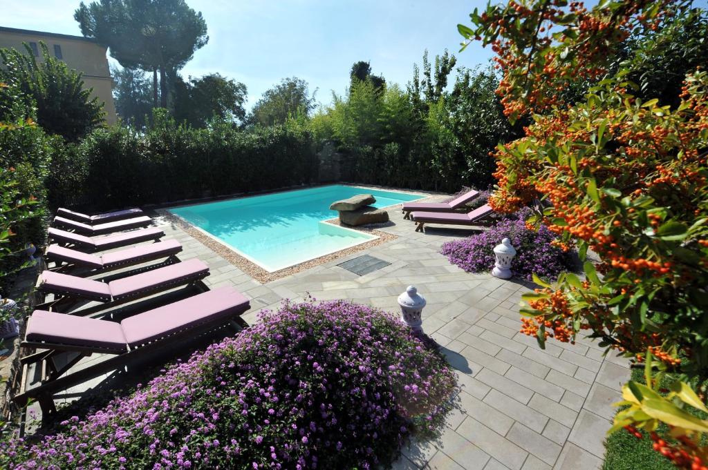 Villa Titina è una dimora riservata ed esclusiva, lontana dai ritmi frenetici e da spazi senza identità